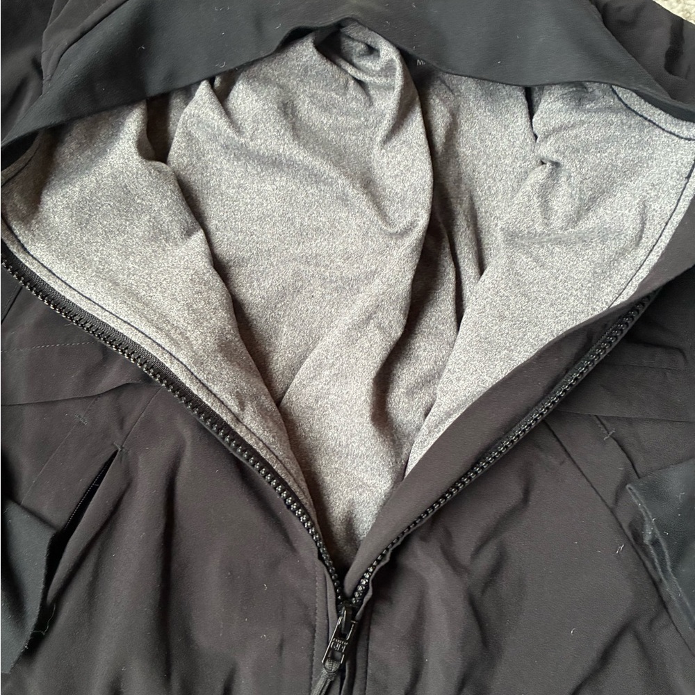 Girl’s Athleta Black Jacket - Picture 3 of 5